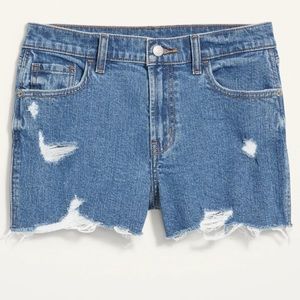 Old Navy Boyfriend mid-rise distressed jean shorts
